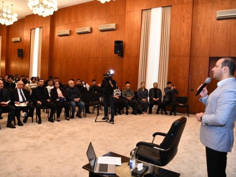 Vazeh&nbsp;Əskərov tələbələrlə görüşüb