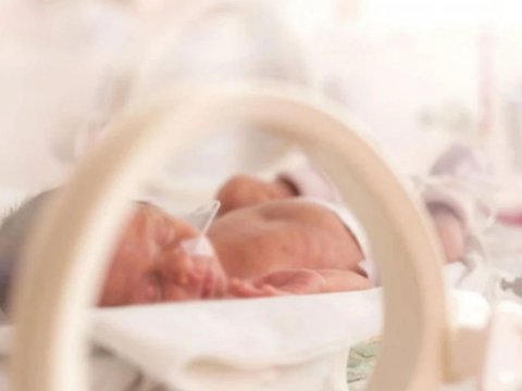 Sirli uşaq ölümləri: 10 klinika bağlandı, 22 nəfər həbs edildi