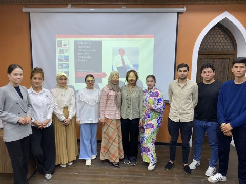 İctimai fənlər kafedrasının müdiri Kokand Universitetində mühazirələr oxuyub