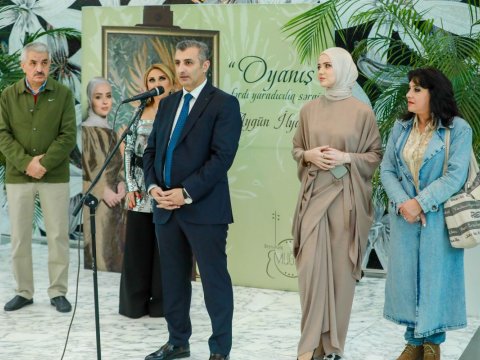 BMU müəlliminin fərdi yaradıcılıq sərgisi keçirilib