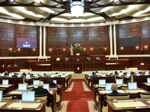 Deputatlar 19 məsələyə görə toplaşdı -&nbsp;SİYAHI