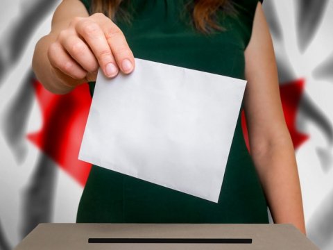 500-ə yaxın yeniyetmə səhvən seçkilərə səsverməyə dəvət edilib