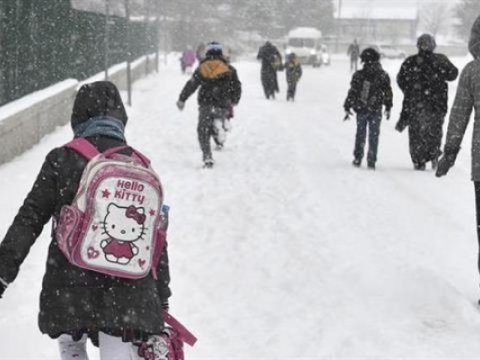 Ərdəbildə qar yağdı - məktəblər BAĞLANDI