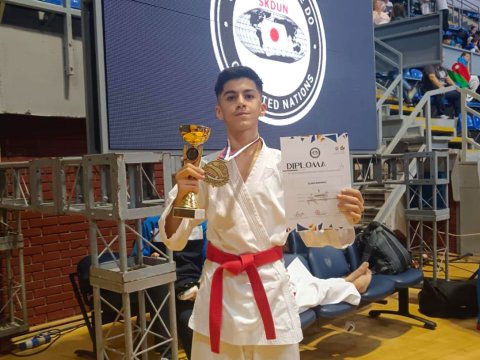 Paytaxt məktəblisi çempion olub