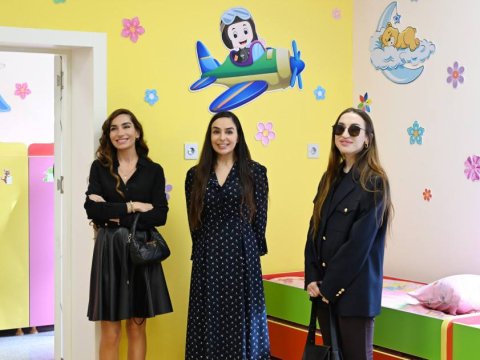 Mehriban Əliyeva qızları və gəlini ilə bağça AÇILIŞINDA