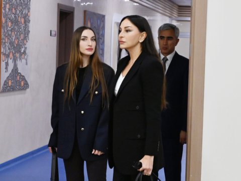 Birinci xanım və ailə üzvləri Talassemiya Mərkəzində -&nbsp;FOTO