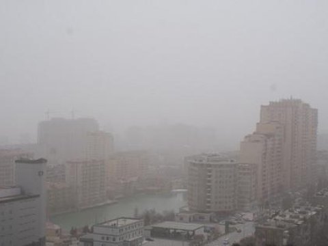 Paytaxtda güclü duman müşahidə olunur