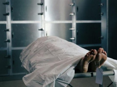 20 yaşlı oğlan anasının boynunu sındıraraq öldürdü