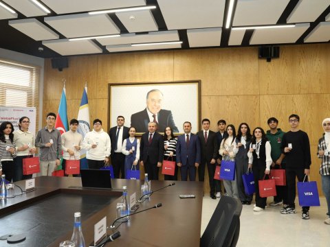 Azərbaycanda ilk &ldquo;TələbəPlus&rdquo; kartları bu universitetdə VERİLDİ