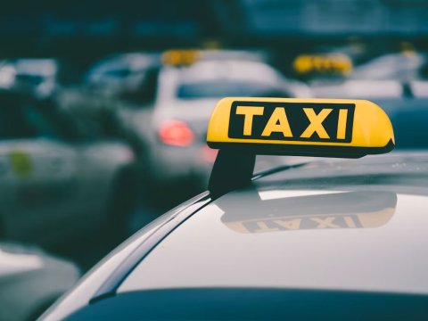 Taksi sürücüləri üçün imtahanda üç nəfər başqasının yerinə iştirak etməyə cəhd edib