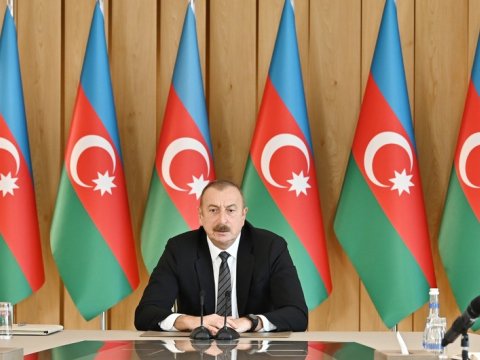 İlham Əliyev Dövlət Bayrağı Günü ilə bağlı paylaşım edib