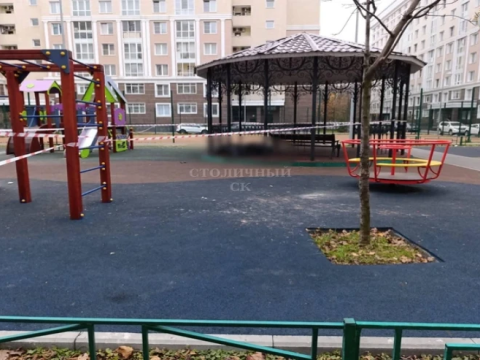 Uşaq bağçasının həyətində qadın meyiti tapıldı