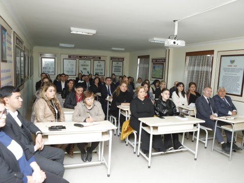 Naxçıvanda ümumtəhsil müəssisələrinin rəhbər işçiləri üçün təlimlərə start verilib