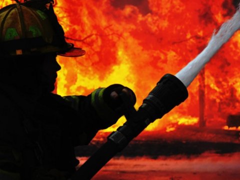 Hindistanda xəstəxanada yanğın zamanı 10 uşaq ölüb