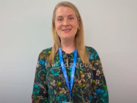 Oksfordun professoru: Təhsilin rolu insanların dünya görüşünü dəyişməkdir