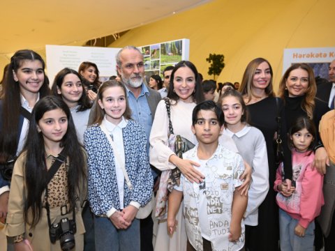 Heydər Əliyev Mərkəzində &ldquo;Yer kürəsi uşaqların gözü ilə&rdquo; fotosərgisi açılıb -&nbsp;FOTO