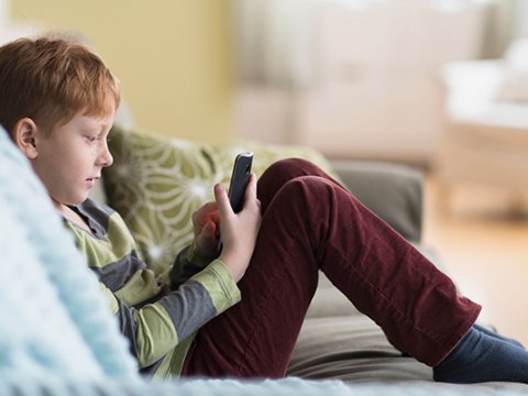 Bu ölkədə uşaqların sosial şəbəkələrdən istifadəsi qadağan edildi