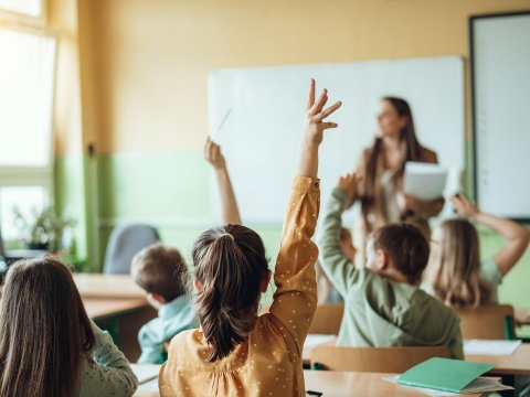 Azərbaycanda 1500 məktəbin bağlanması planlaşdırılır