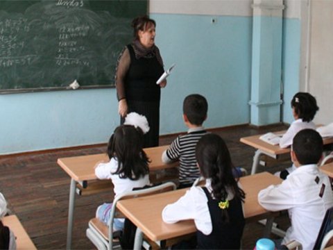 Region təhsili: "Müəllimlərin tez-tez yerdəyişməsi düzgün deyil"