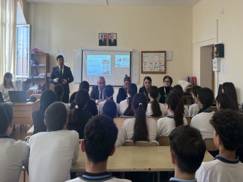 FHN məktəblilərə maarifləndirmə tədbirləri keçirib