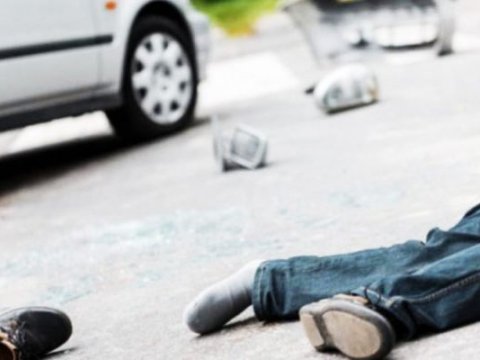 22 yaşlı piyadanı maşın vurub öldürdü