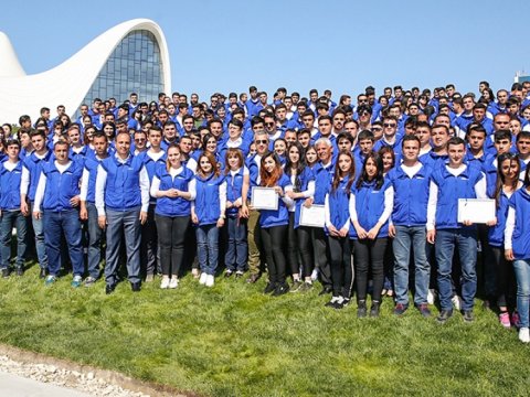 “Tarixdə bu gün” - Beynəlxalq Könüllülər Günüdür