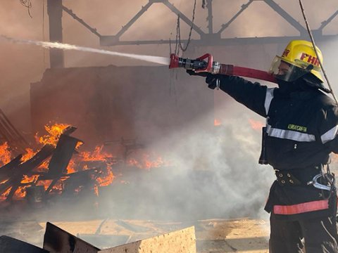 Beşmərtəbəli bina yanğınında&nbsp;1-i azyaşlı olmaqla ümumilikdə 5 nəfər təxliyə olunub