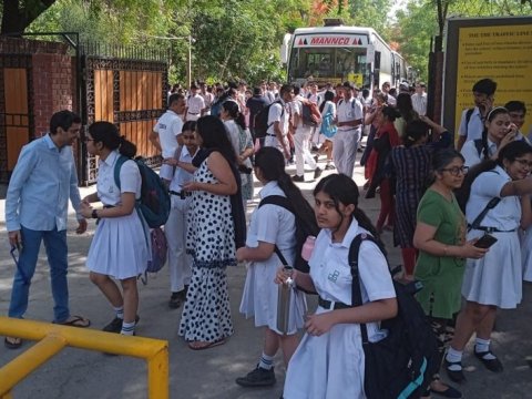 Hindistanda iki məktəb bomba təhdidləri alıb