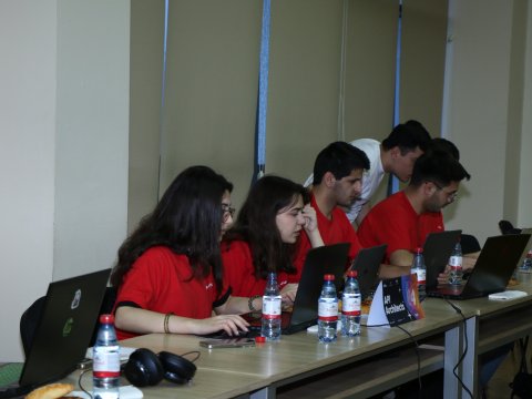 Azərbaycan Memarlıq və İnşaat Universitetində Code8 Hakatonu keçirilib