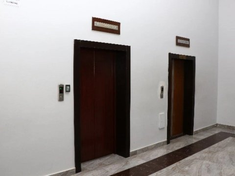 Memarlıq və İnşaat Universitetinin liftləri niyə tez-tez DAYANIR? - Rəsmi AÇIQLAMA