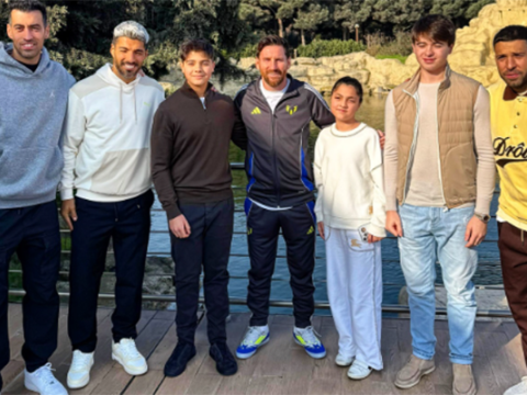 Prezidentin nəvələri Messi ilə bir arada -&nbsp;FOTO