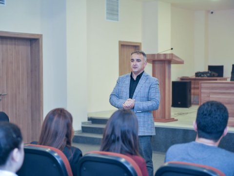 BMU tələbələri innovativ startapları dəstəkləyən proqram haqda məlumatlandırılıb