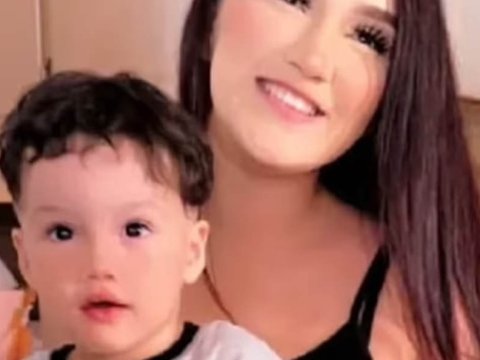 2 yaşlı körpə 22 yaşlı anasını güllələyib