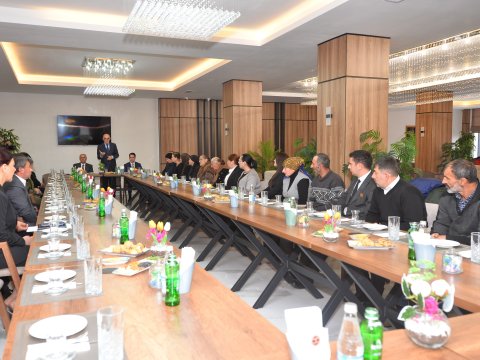 Nazir müavini məktəblərdə çalışan şəhid ailələri və qazilərlə görüşüb