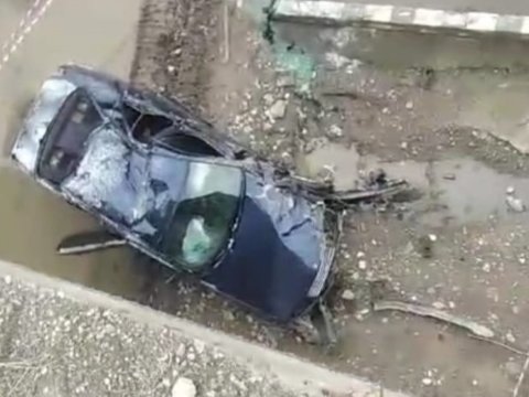 Xudatda avtomobil körpüdən aşıb, yeniyetmə xəsarət alıb&nbsp;