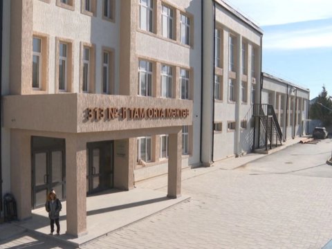 Siniflərə istilik qısa müddətə verilir: Şagirdlərin yarısı xəstədir - ŞİKAYƏT