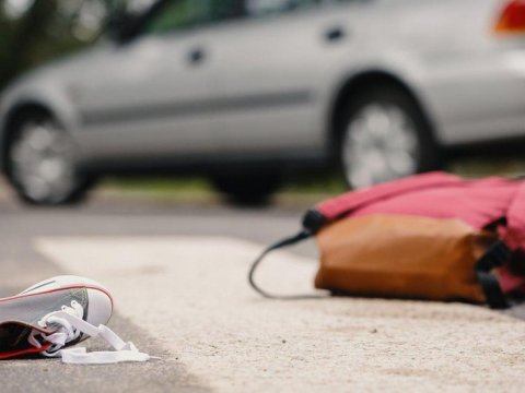 18 yaşlı gənci avtomobil vurub