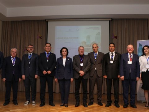 AzMİU-da Qarabağın yaşıl tikinti zonasına çevrilməsi mövzusunda MÜZAKİRƏ