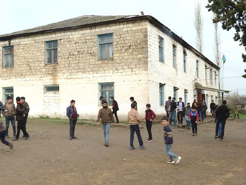 70 şagirdin zəhərləndiyi məktəbdə dərslər BƏRPA EDİLDİ