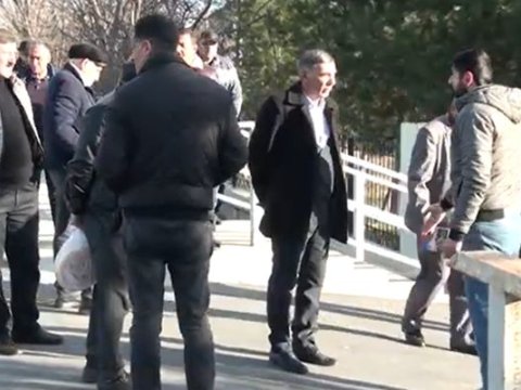 “Məktəbdə istilik yoxdur, uşaqlarımı ancaq həkimlərə aparıram” - VİDEO