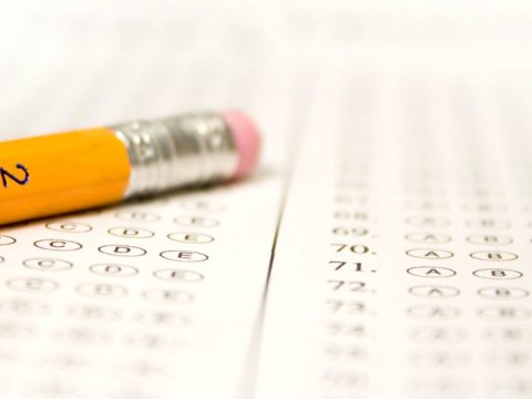 “Tarixdə bu gün” - Universitetlərə qəbul imtahanı testlə aparılmağa başladı