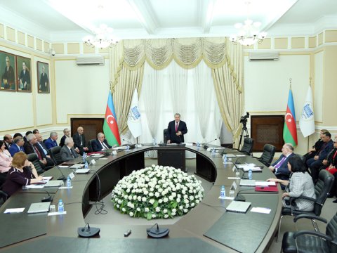 AMEA-da doktorantura təhsili ilə bağlı məruzə dinlənilib