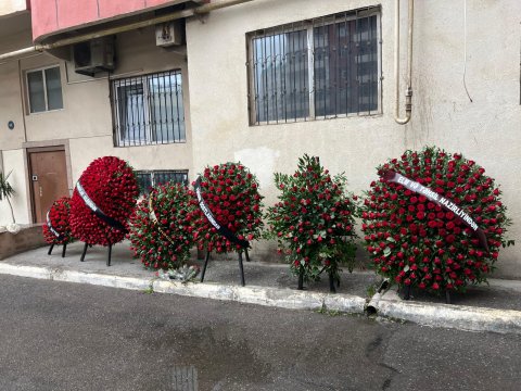 "Bayramı anasının yanında keçirmək üçün Qroznıya gedirdi"
