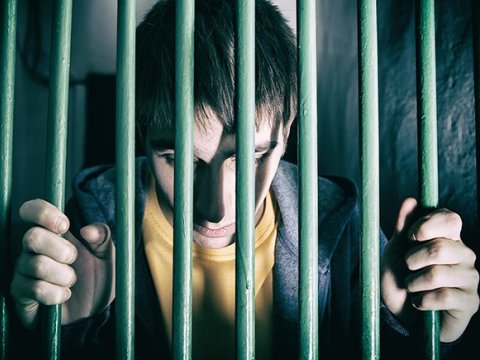 Cinayətə şahid olub gizlədən uşaqlar cəzalandırılır?