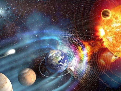 Alimlər: Yeni il gecəsi güclü maqnit qasırğası olacaq