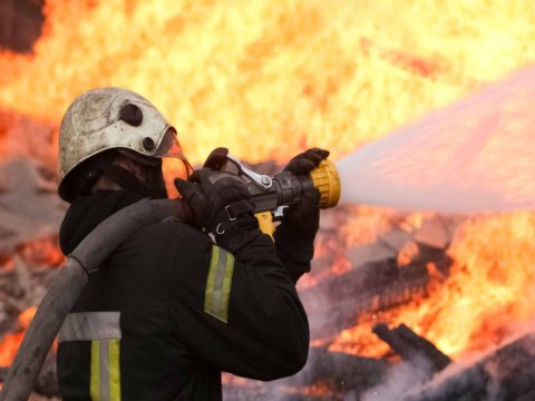 Xaçmazda kitabxana yanıb