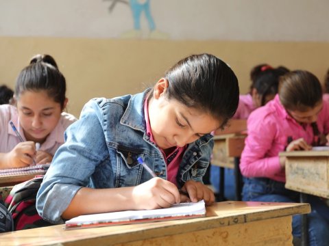 Suriyada yeni hökumət təhsili pulsuz etməyə hazırlaşır