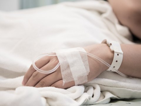 16 yaşlı qızı avtomobil vurub, vəziyyəti ağırdır