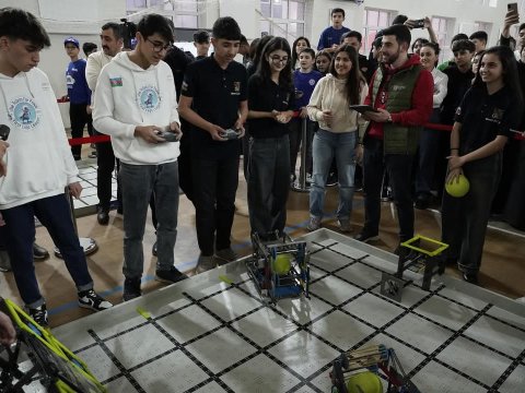 “VEX Robotics” yarışlarının Respublika turniri olub