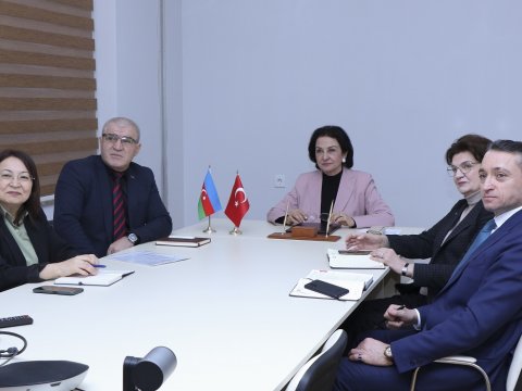 AzMİU yeni əməkdaşlıq müqaviləsi imzalayıb